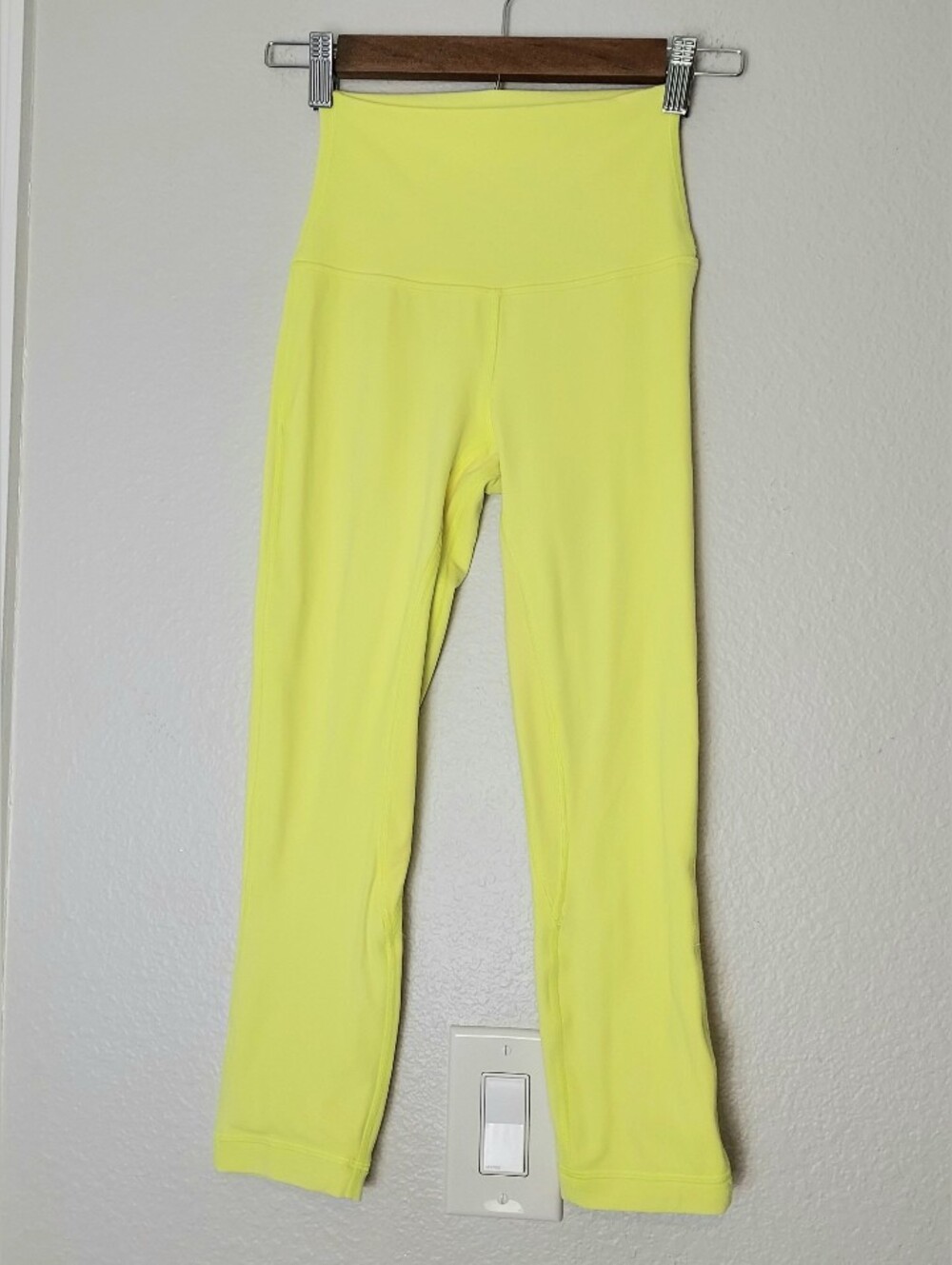 Lululemon Align High-Rise Crop 21" Yellow Size 2